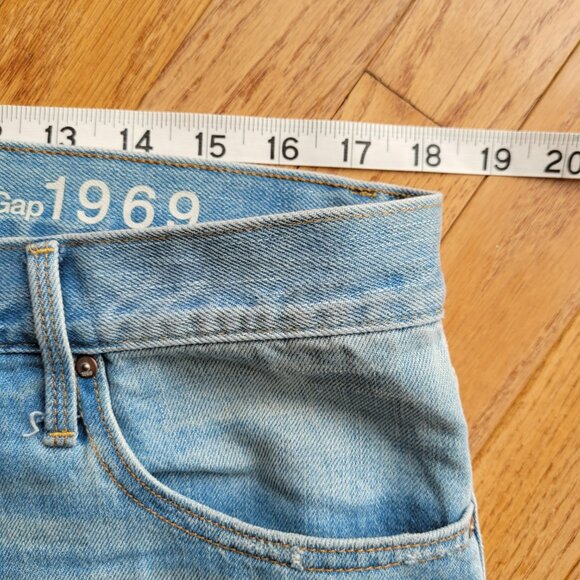 Gap 1969 Sexy Boyfriend Jeans 31r Light wash Distressed - Picture 13 of 16